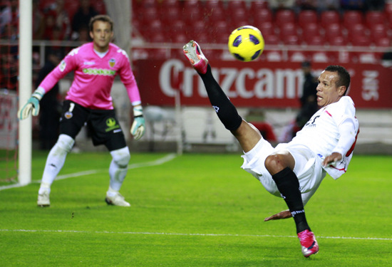 范炳华-初级工程师